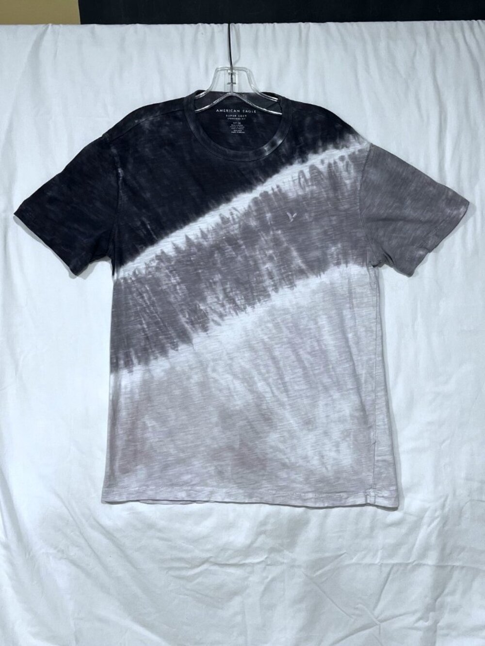 American Eagle Men’s Diagonal Gray and White Tie-Dye T-Shirt / Size Small